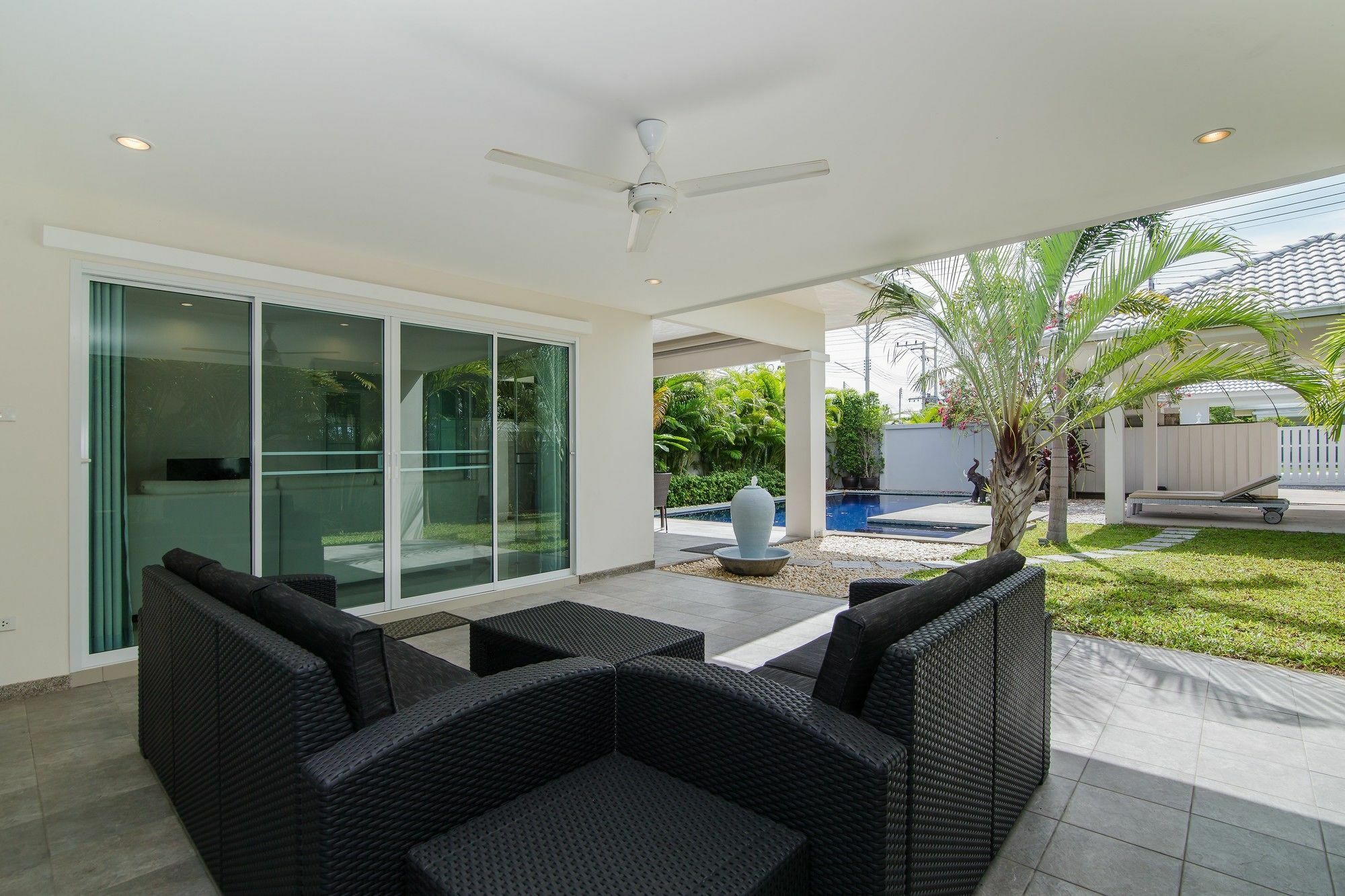 Villa Pool 3 Bedroom L53 *