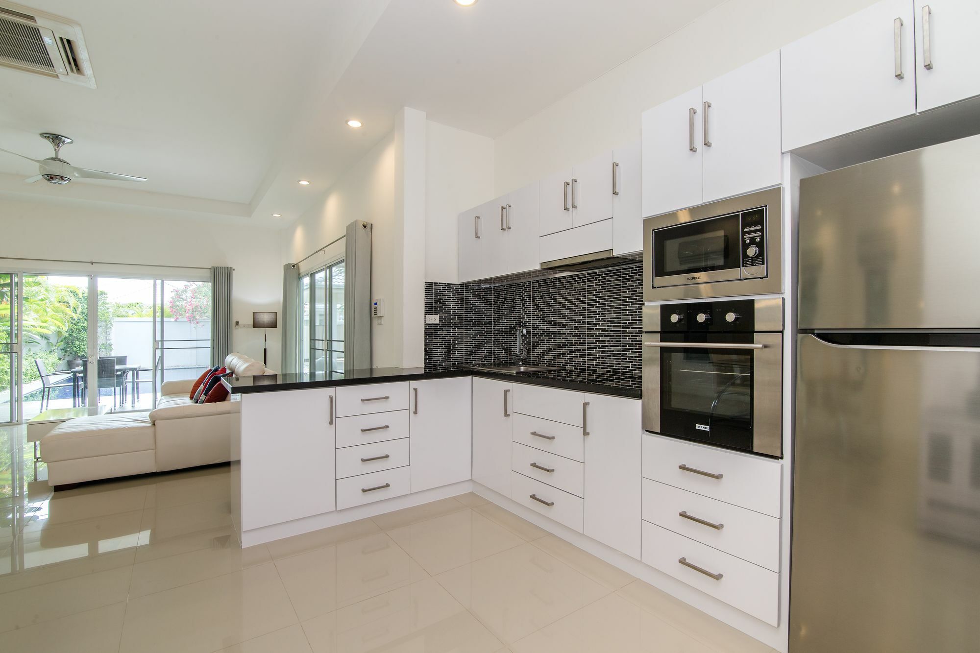 Villa Pool 3 Bedroom L53